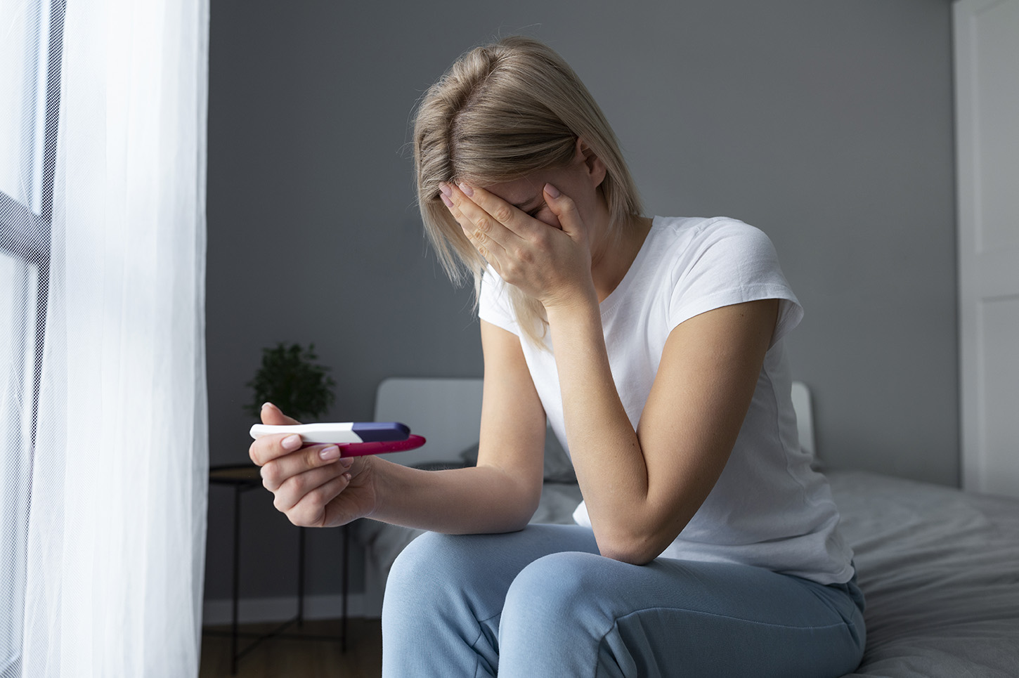 Dr. Gurrea: “Interrumpir un embarazo siempre deja una herida por pequeña que sea, en la vida de una mujer”