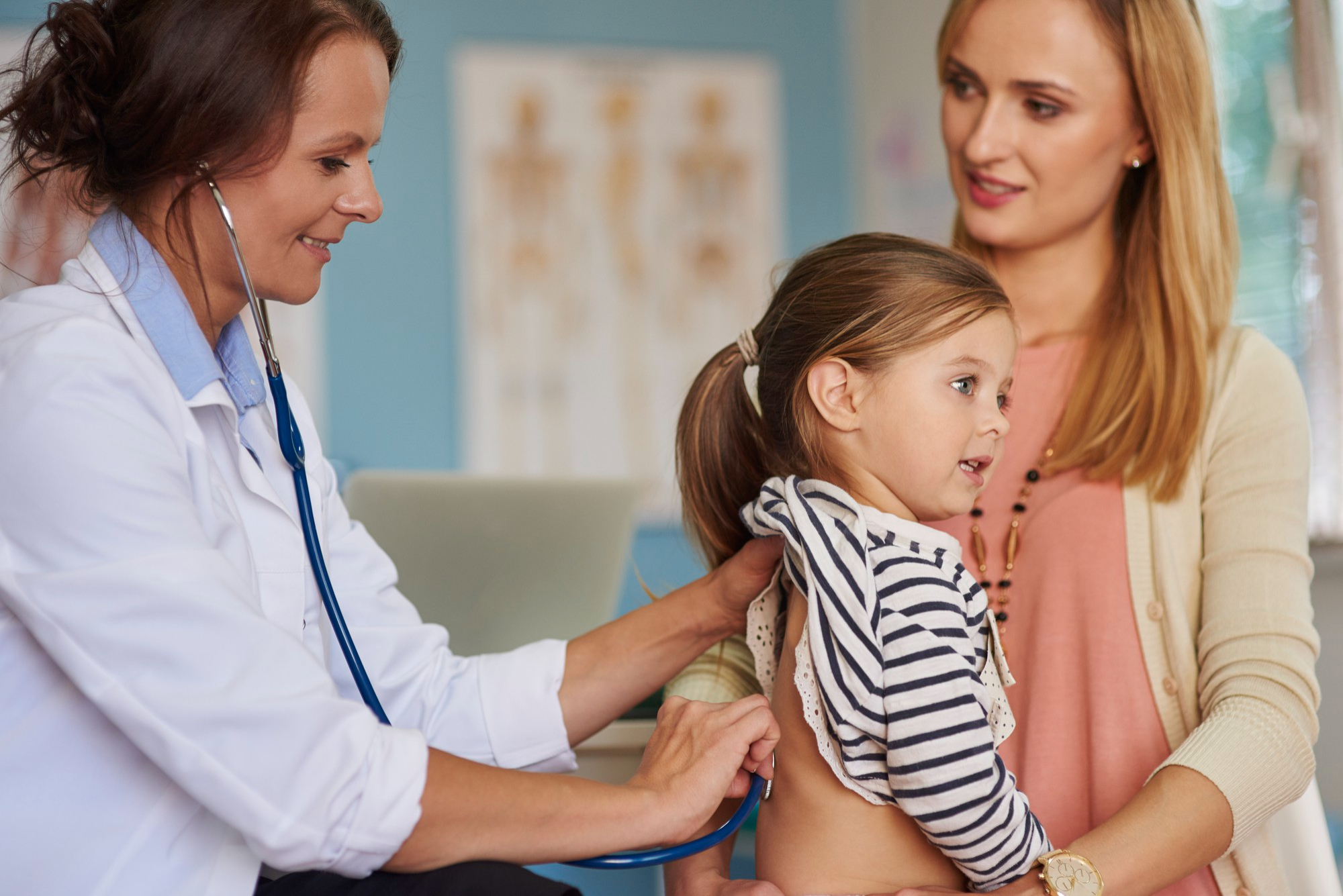 Del nacimiento a la atención especializada: la pediatría que acompaña a las familias en cada etapa